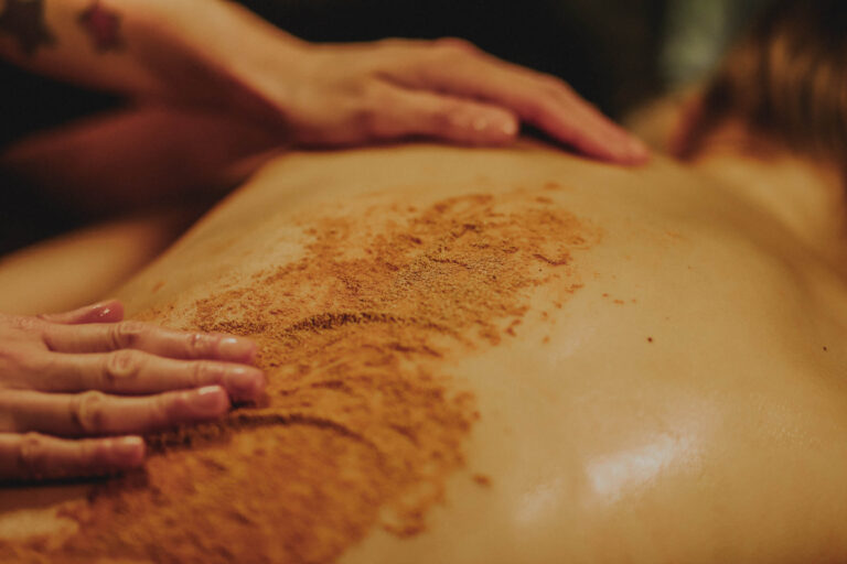 Odnowa biologiczna ciała z peelingiem i masażem w SPA